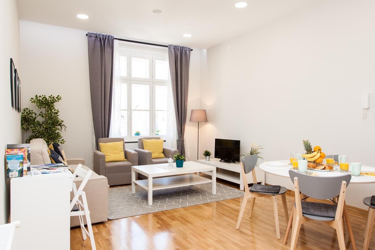 Luxury Main Square Daire